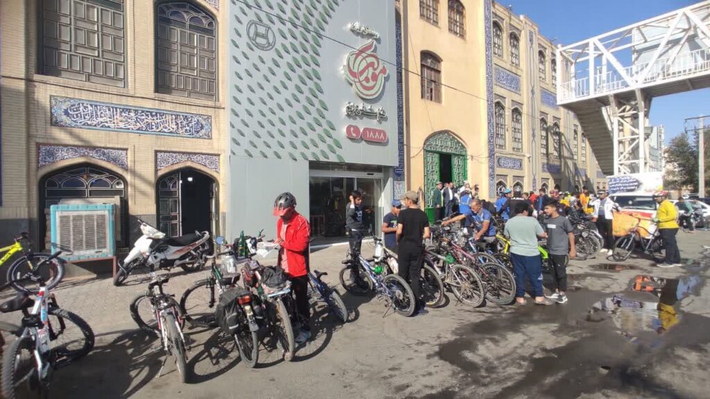 همایش دوچرخه سواری تجدید بیعت با امام عصر(عج) و تجدید میثاق با شهداء در یزد برگزار شد