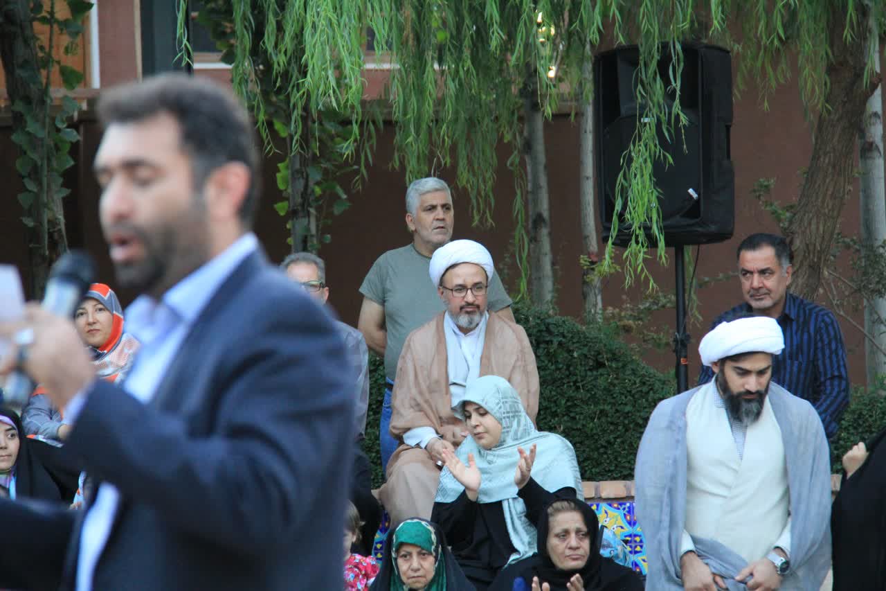 جشن بزرگ مهر مهدوی با حضور ٢٠٠٠ نفر در البرز برگزار شد