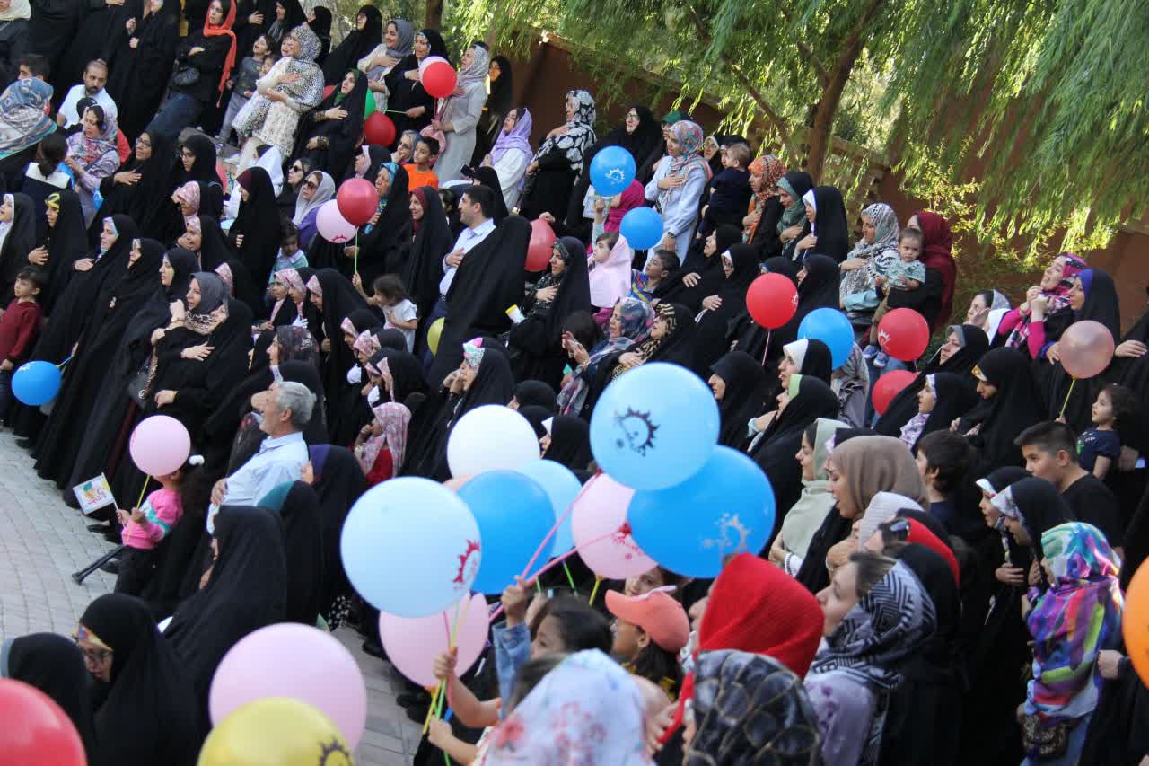 جشن بزرگ مهر مهدوی با حضور ٢٠٠٠ نفر در البرز برگزار شد