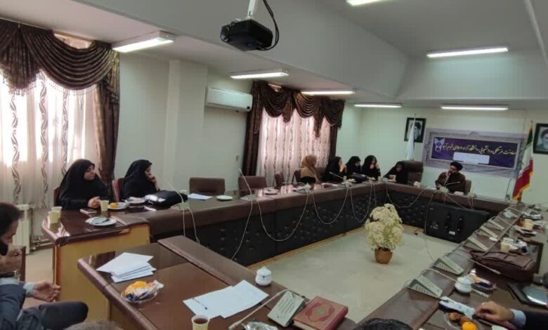 نشست تخصصی مهدویت ویژه اساتيد دانشگاه آزاد واحد خرم‌آباد برگزار شد
