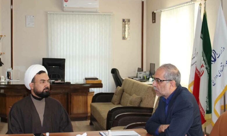 مدیر بنیاد استان سمنان با مدیر کل اداره اقتصاد و امور دارایی دیدار کرد
