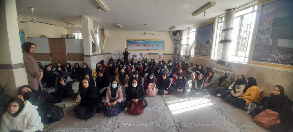 برگزاری کارگاه مهدویت در دبیرستان نواب صفوی استان کرمانشاه 