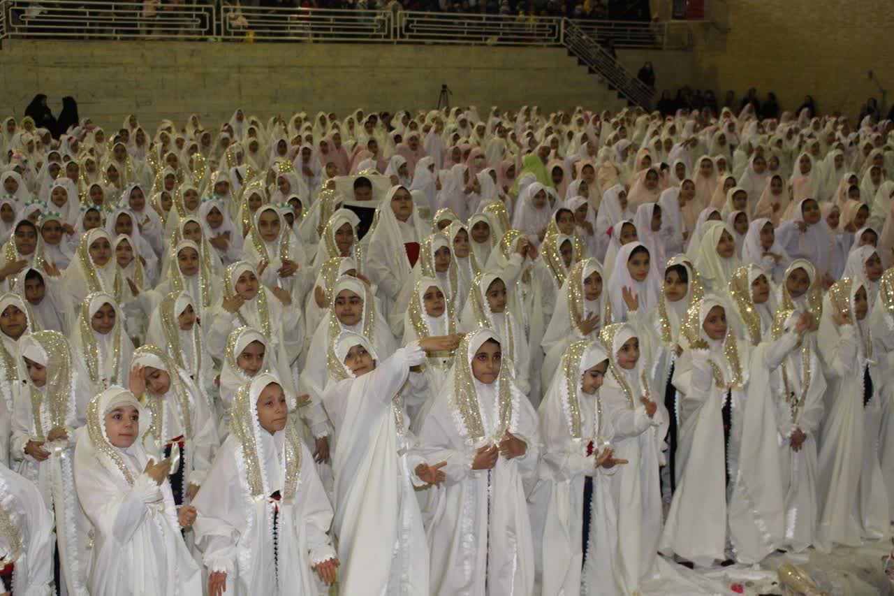 جشن بزرگ نو مکلفین سمنان همزمان با عید بزرگ نیمه شعبان برگزار شد