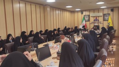 اهدای احکام به فارغ‌التحصیلان دوره جدید طرح تربیت مربی مهدویت در بنیاد مهدویت لرستان