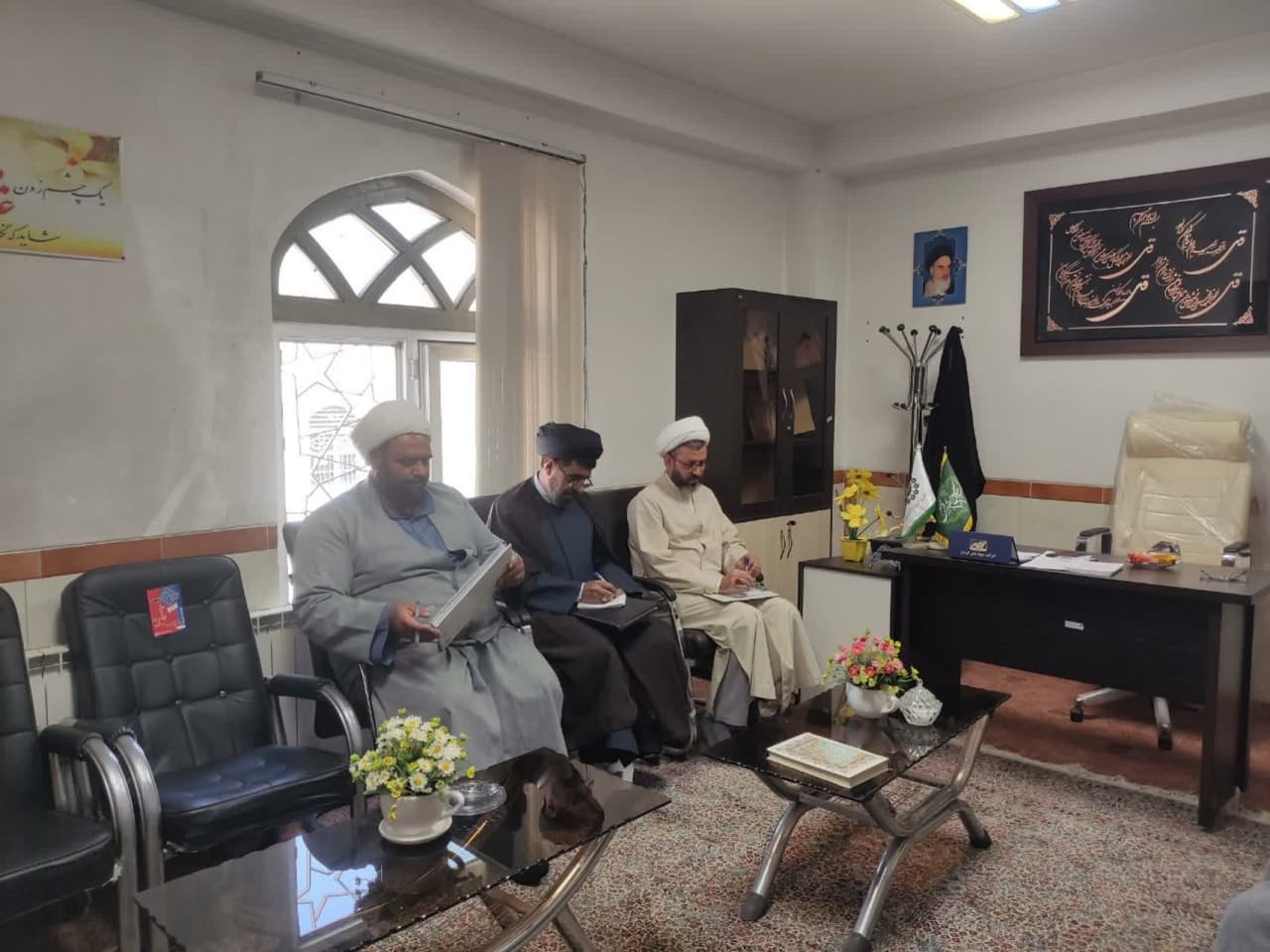 جلسه کارگروه آموزش ائمه جماعات شهر کرمان در حوزه مهدویت برگزار شد