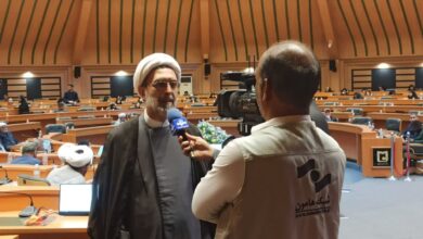 ما معتقد نیستیم که امام زمان(عج) فقط برای نجات مسلمانان می‌آید