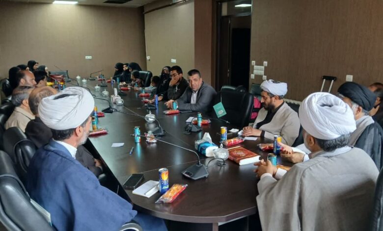 نشست فعالان مهدوی استان کردستان با حضور مسئولان بنیاد
