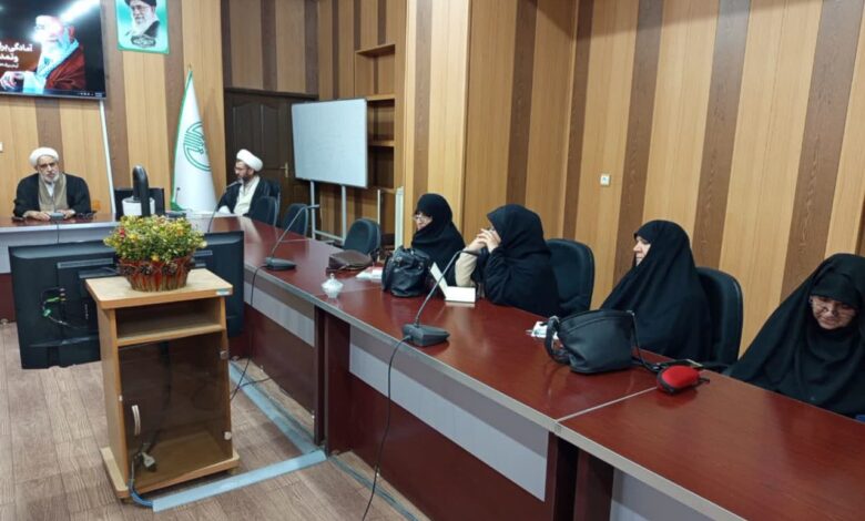 جلسه آموزشی با مربیان جلسات خانگی در کرمان
