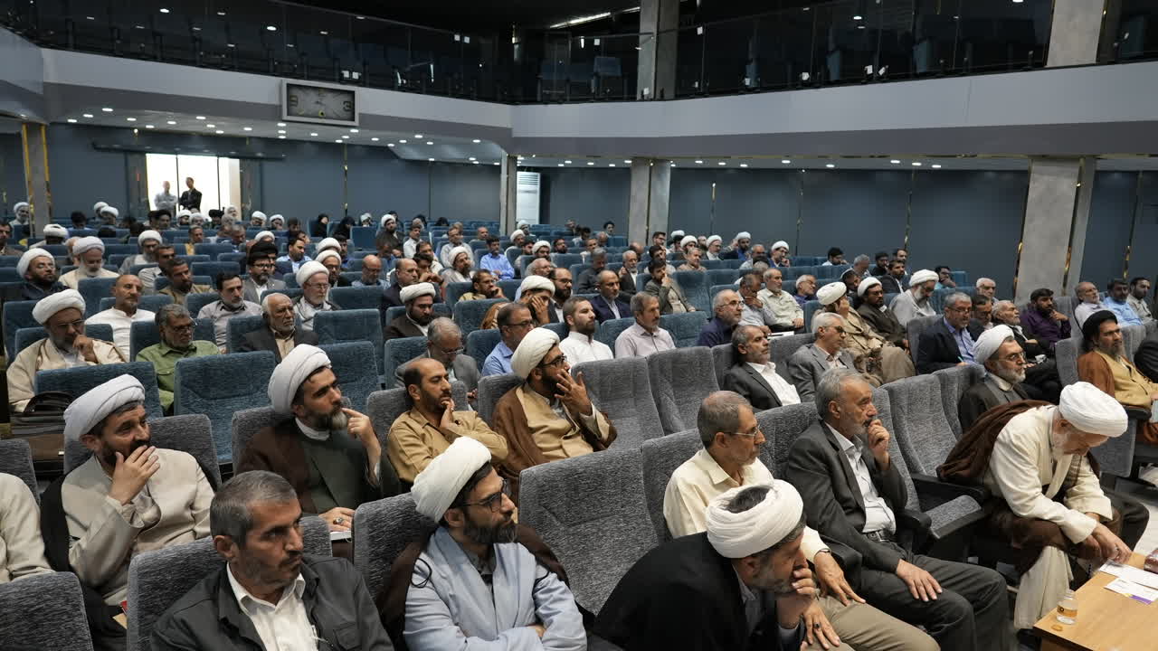 تأکید حجت‌الاسلام متوسل بر تعامل بنیاد با ائمه جمعه برای گسترش فعالیت‌های مهدوی