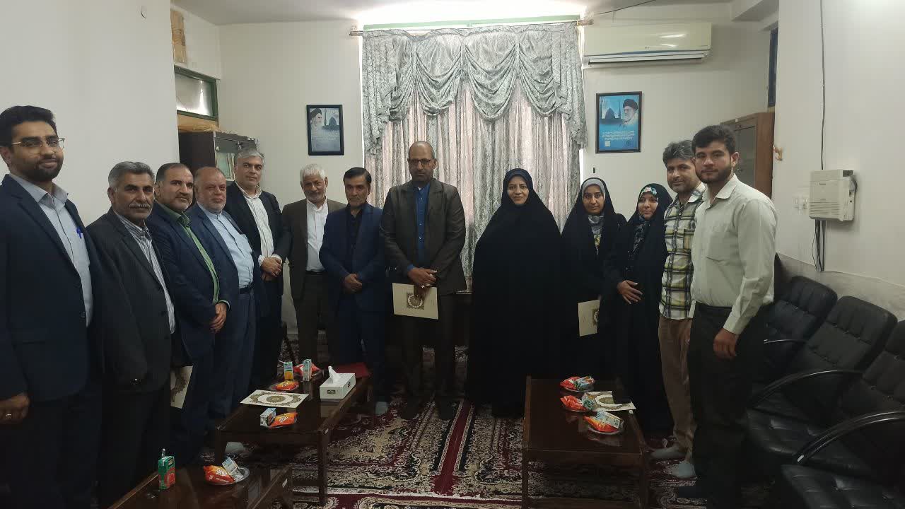 تجلیل از برگزار کنندگان همایش بین‌المللی منجی و نجات بخشی 