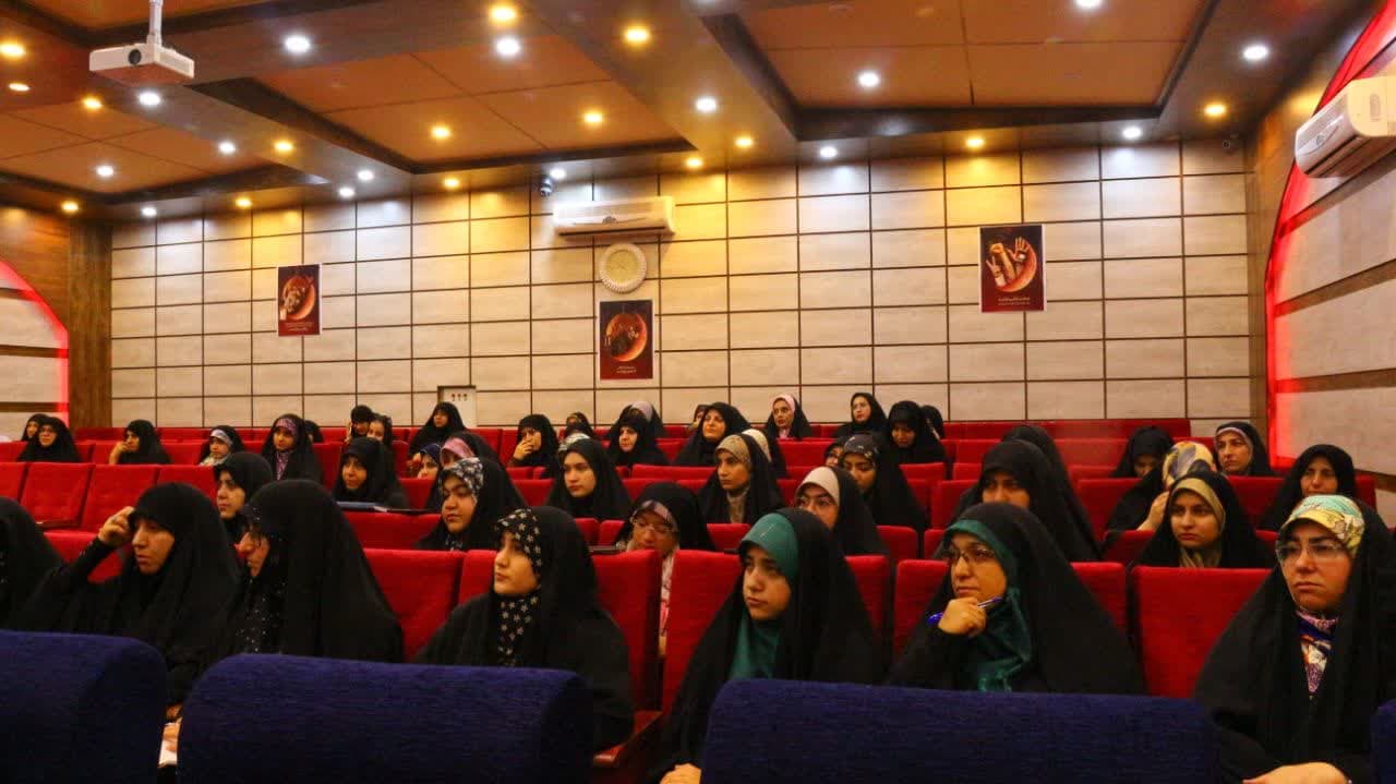اولین جلسه دوره تربیت مربی و مبلغ مهدویت در استان ایلام برگزار شد