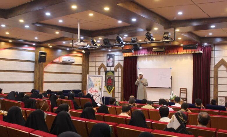 اولین جلسه دوره تربیت مربی و مبلغ مهدویت در استان ایلام برگزار شد