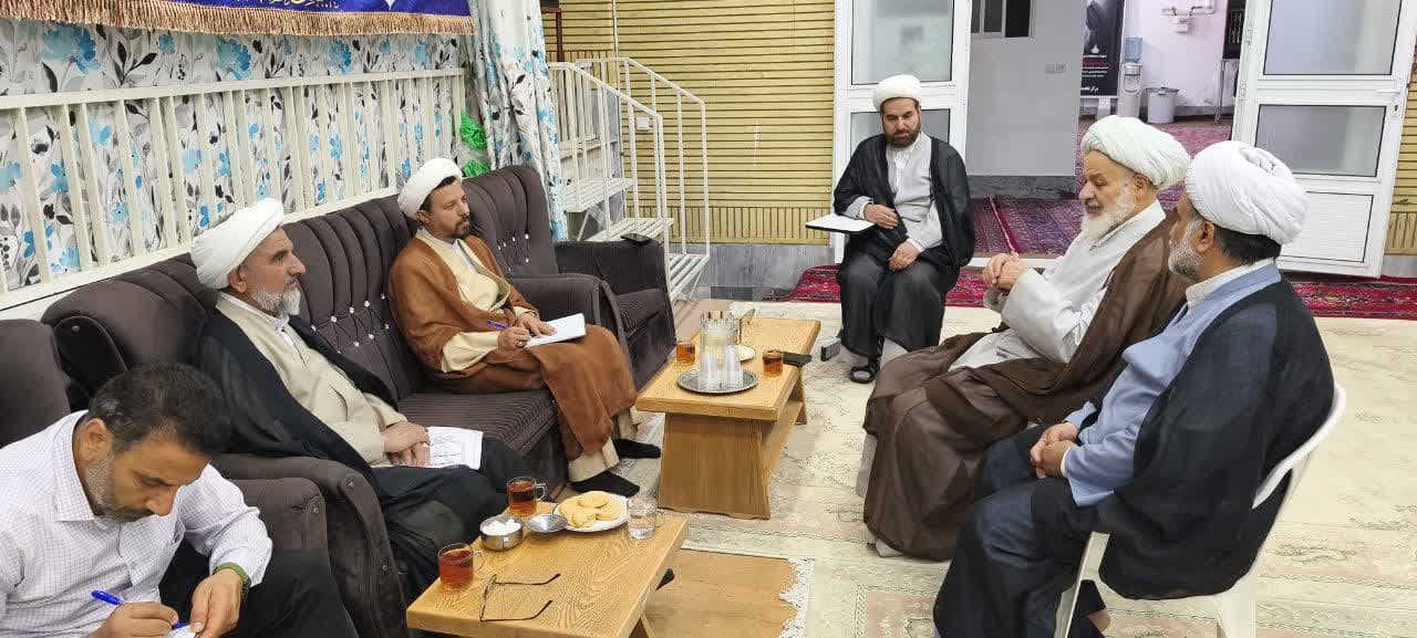 نشست مشترک با رئیس حوزه نمایندگی ولی فقیه در نیروی دریایی سپاه