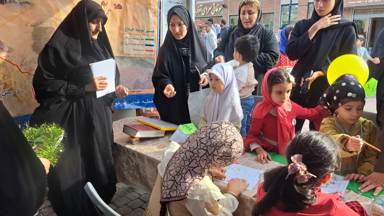 برپایی غرفه‌ی فرهنگی «غدیر» در مسیر جشن کیلومتری غدیر اردبیل