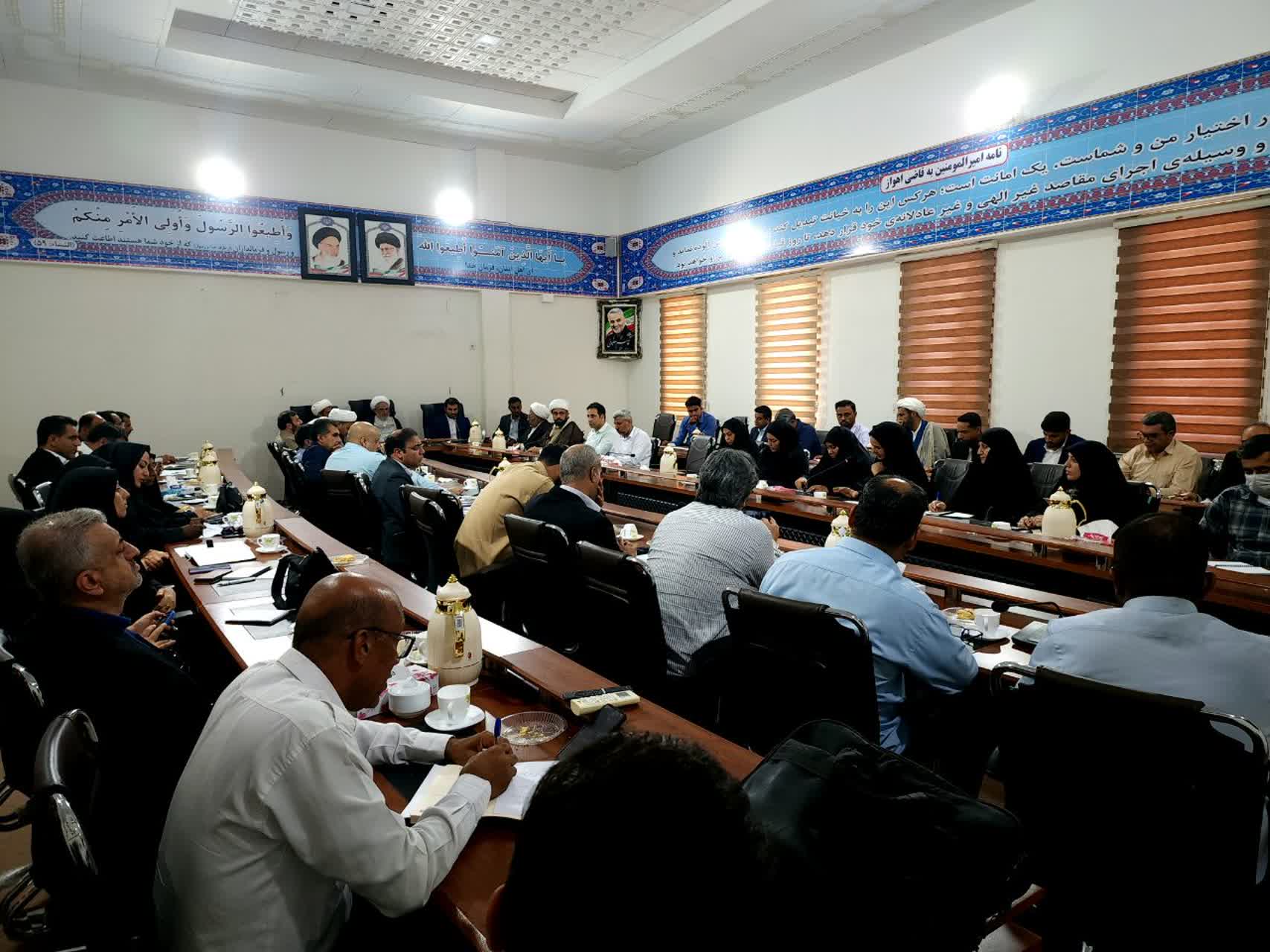 نشست دبیران مهدویت دستگاه‌های اجرایی هرمزگان با نماینده ولی‌فقیه