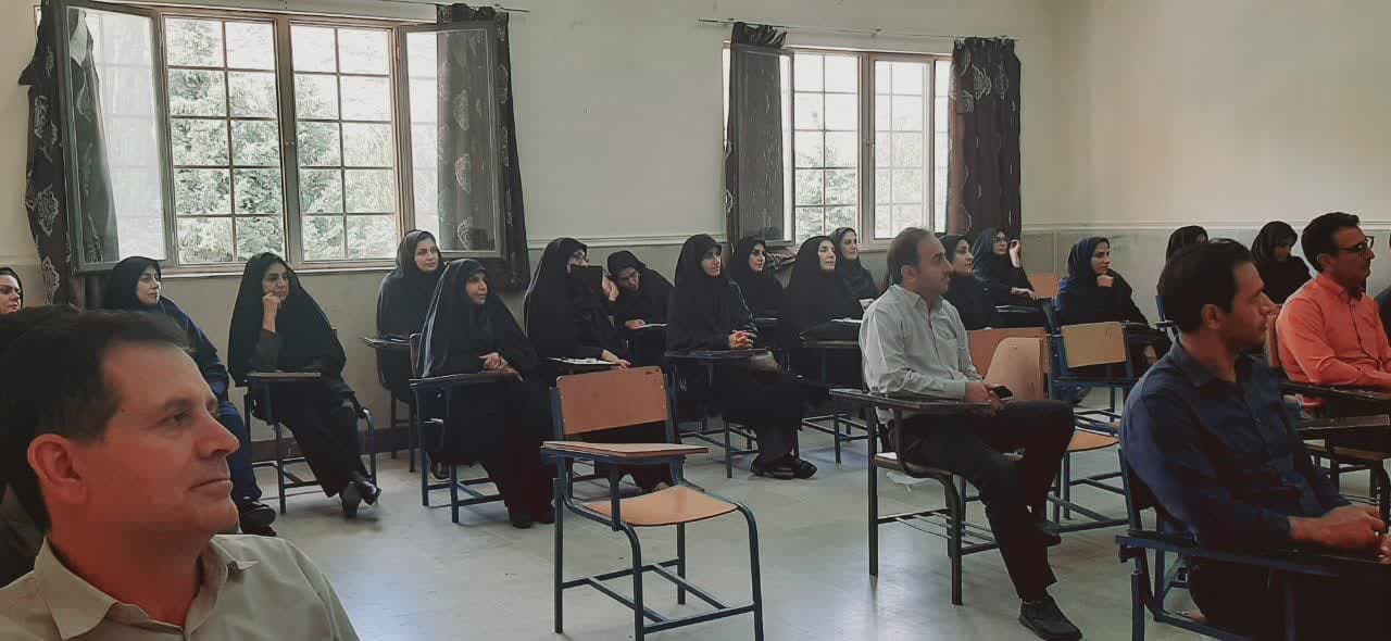 نشست تخصصی مهدویت و وظایف منتظران در زمان غیبت در دانشگاه آزاد خرم آباد
