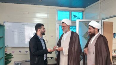 تجلیل از دبیر کانون مهدویت دانشگاه علوم پزشکی توسط بنیاد