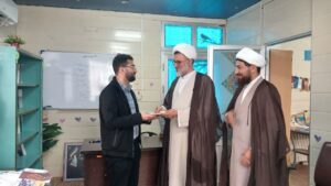 تجلیل از دبیر کانون مهدویت دانشگاه علوم پزشکی توسط بنیاد