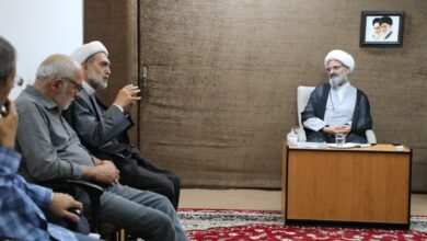 جلسه تکریم و معارفه مدیر بنیاد استان سمنان با حضور امام جمعه برگزار شد