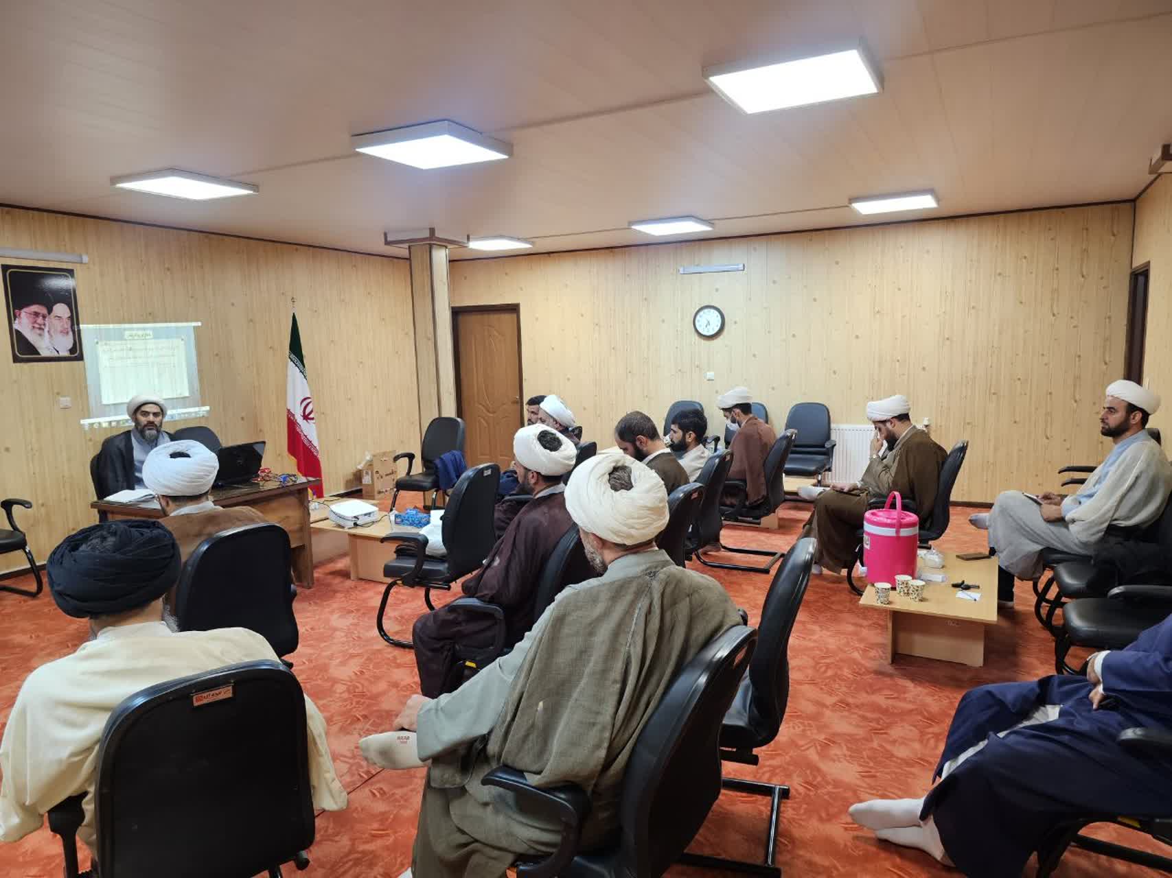 ائمه جماعات شهرستان چهارباغ به شبهات مهدویت پاسخ می‌دهند 