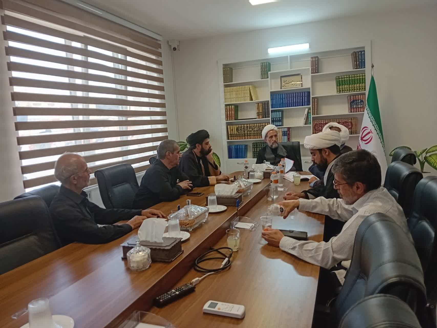 دیدار اساتید مهدوی با نماینده ولی فقیه در استان قزوین