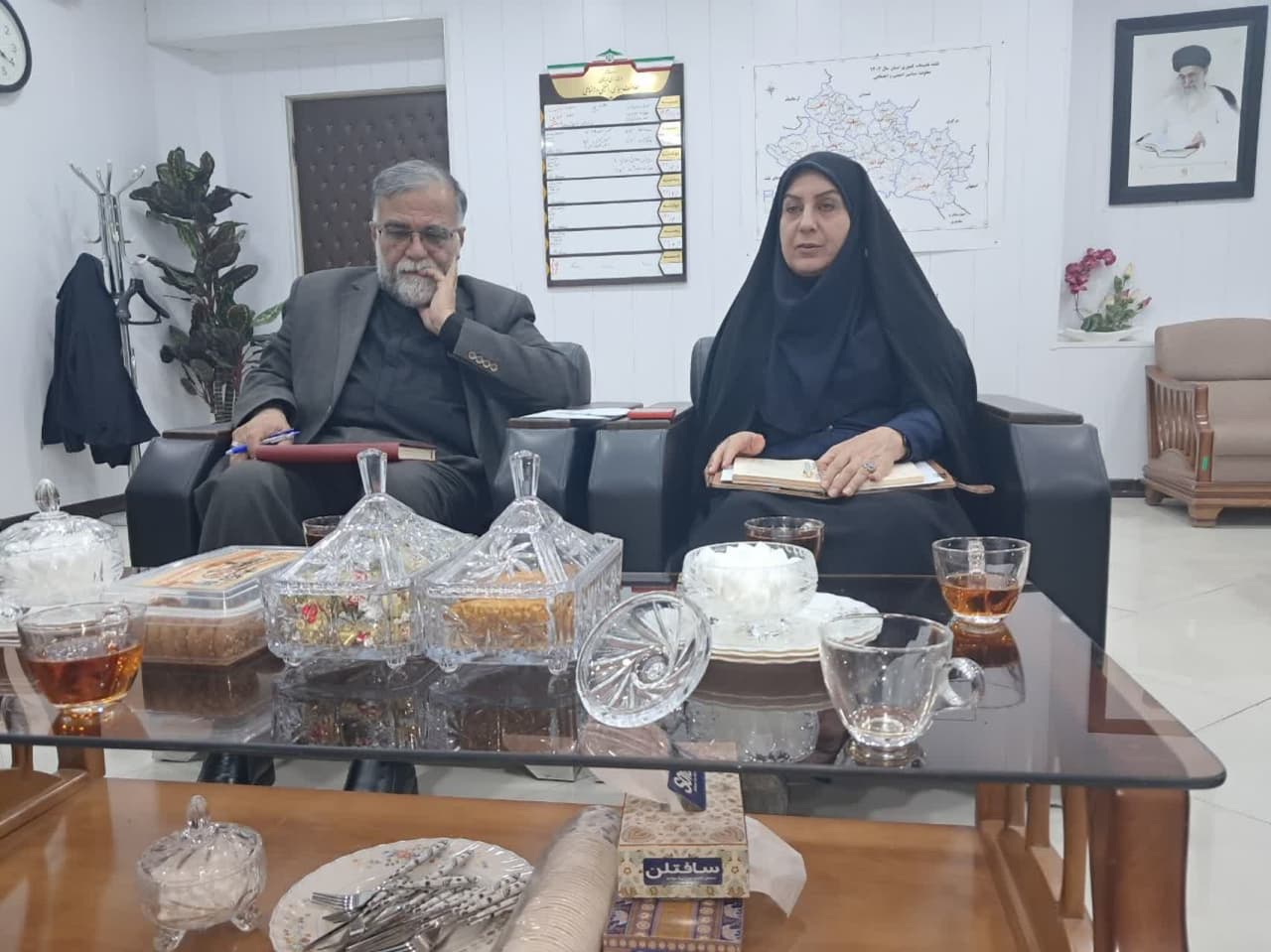 مدیر بنیاد استان لرستان با معاون سیاسی و اجتماعی استانداری دیدار کرد