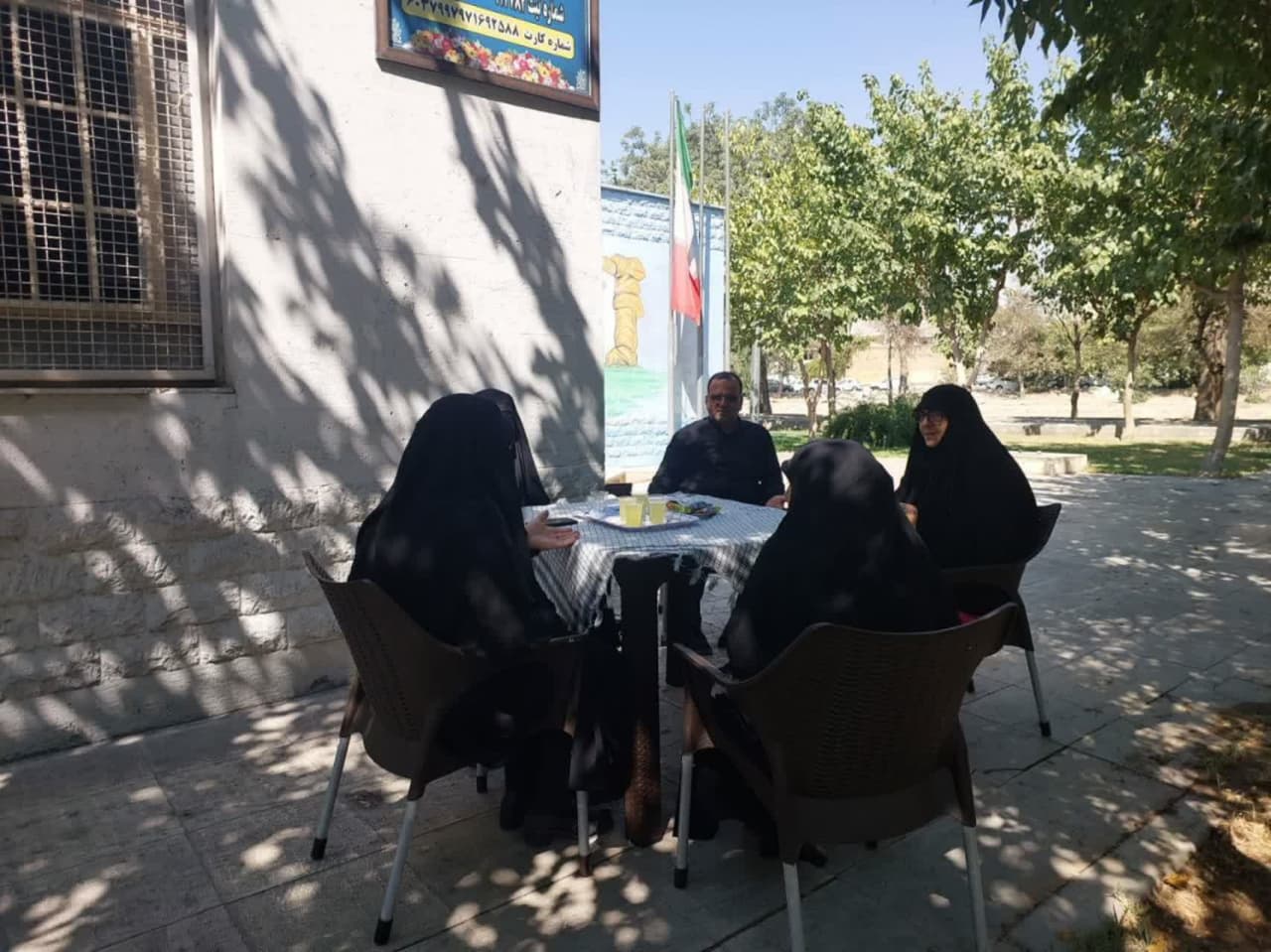 بازدید مسئول واحد خواهران بنیاد استان تهران از دفتر بنیاد در شهرری