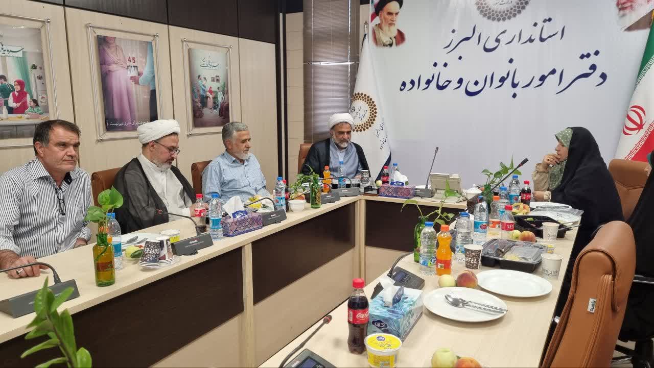 حجت الاسلام نصوری با مشاور استاندار البرز دیدار و گفتگو کرد