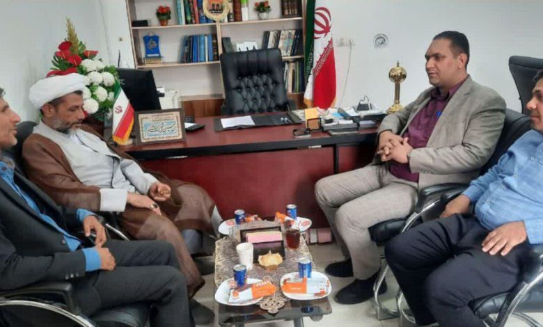 مدیر بنیاد شهرستان زابل با مدیر آموزش و پرورش شهرستان هامون دیدار کرد