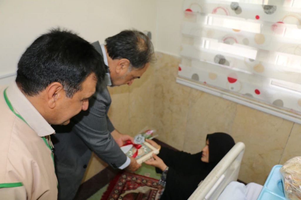 عیادت از کادر درمان و بیماران بیمارستان تامین اجتماعی زاهدان