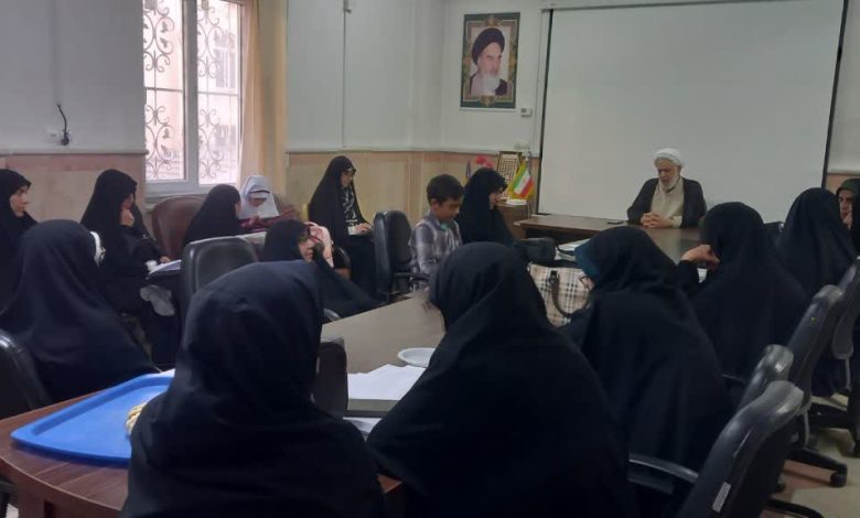 جلسه توجیهی طرح یاران موعود دانش آموزی در کرمان