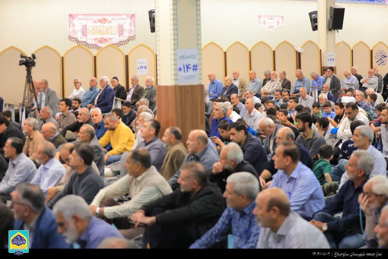 حجت الاسلام عسکری پیش از خطبه های نماز جمعه ساوجبلاغ سخنرانی کرد