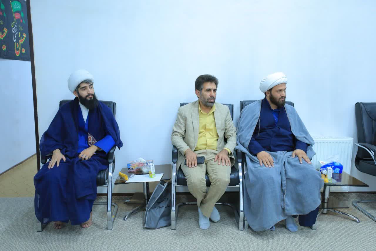 مدیر بنیاد استان البرز با ائمه جماعات شهرستان ساوجبلاغ دیدار و گفتگو کرد