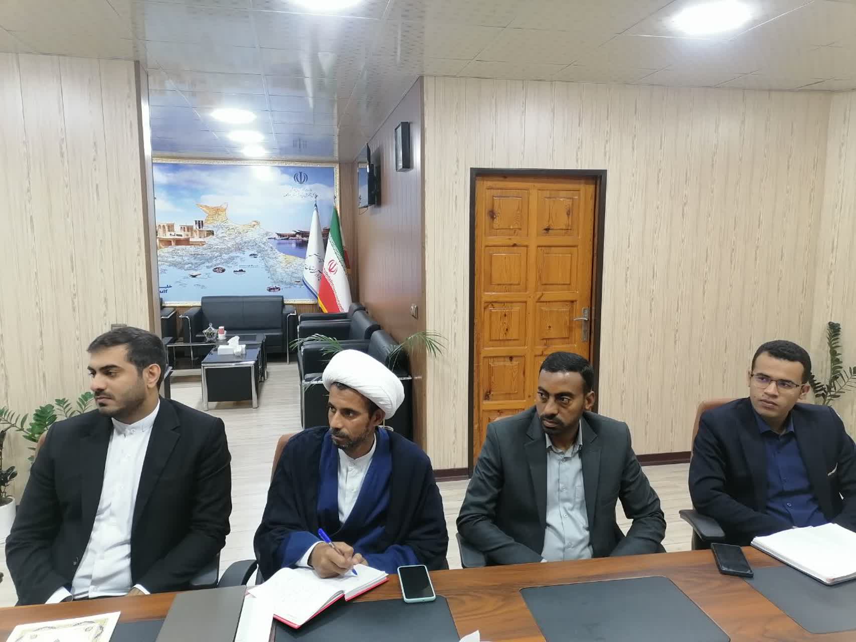امضای تفاهم‌نامه همکاری میان بنیاد استان هرمزگان و اداره‌کل آموزش و پرورش استان