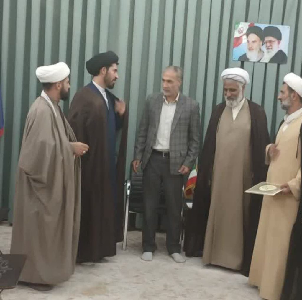 عوامل اجرایی بنیاد زابل با امام جمعه موقت شهرستان