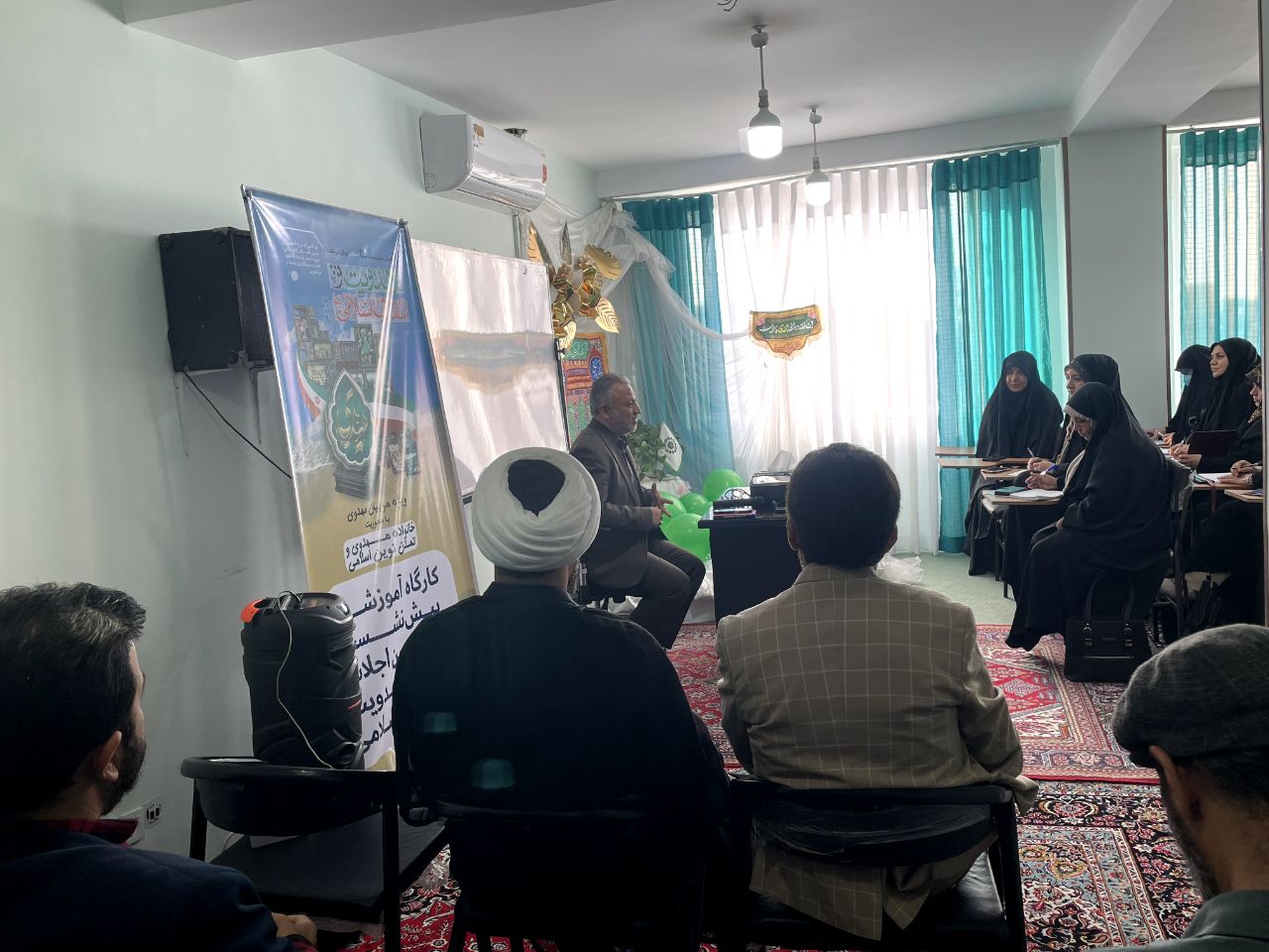 نشست صمیمی مربیان مهدوی با رئیس اداره قرآن و عترت اداره کل آموزش و پرورش استان البرز برگزار شد.