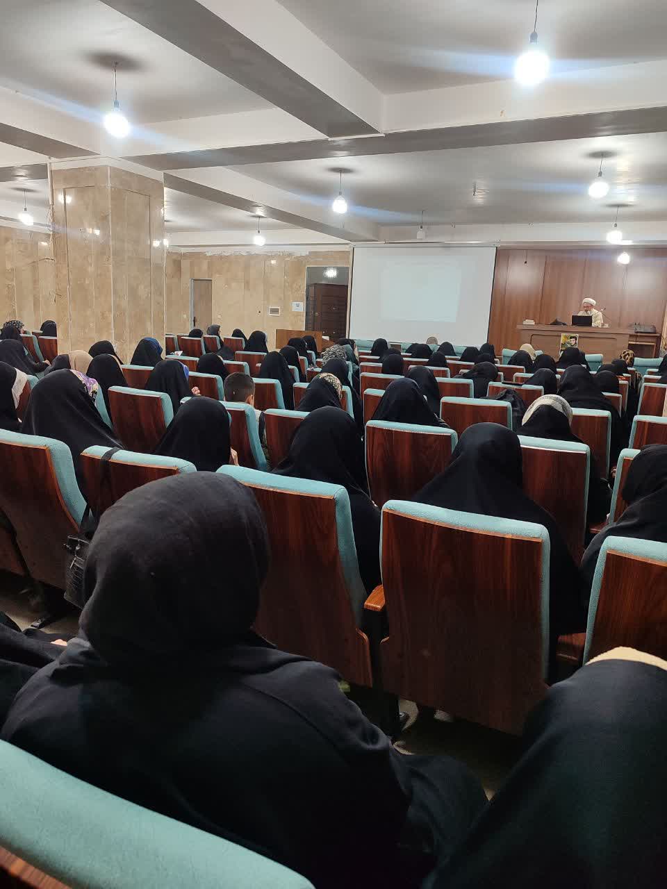 دوره مقدماتی معارف مهدویت در شهرستان فردیس پایان یافت