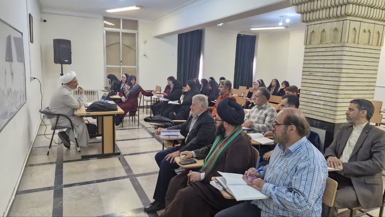 دوره تکمیلی معارف مهدویت در شهرستان مهستان برگزار شد