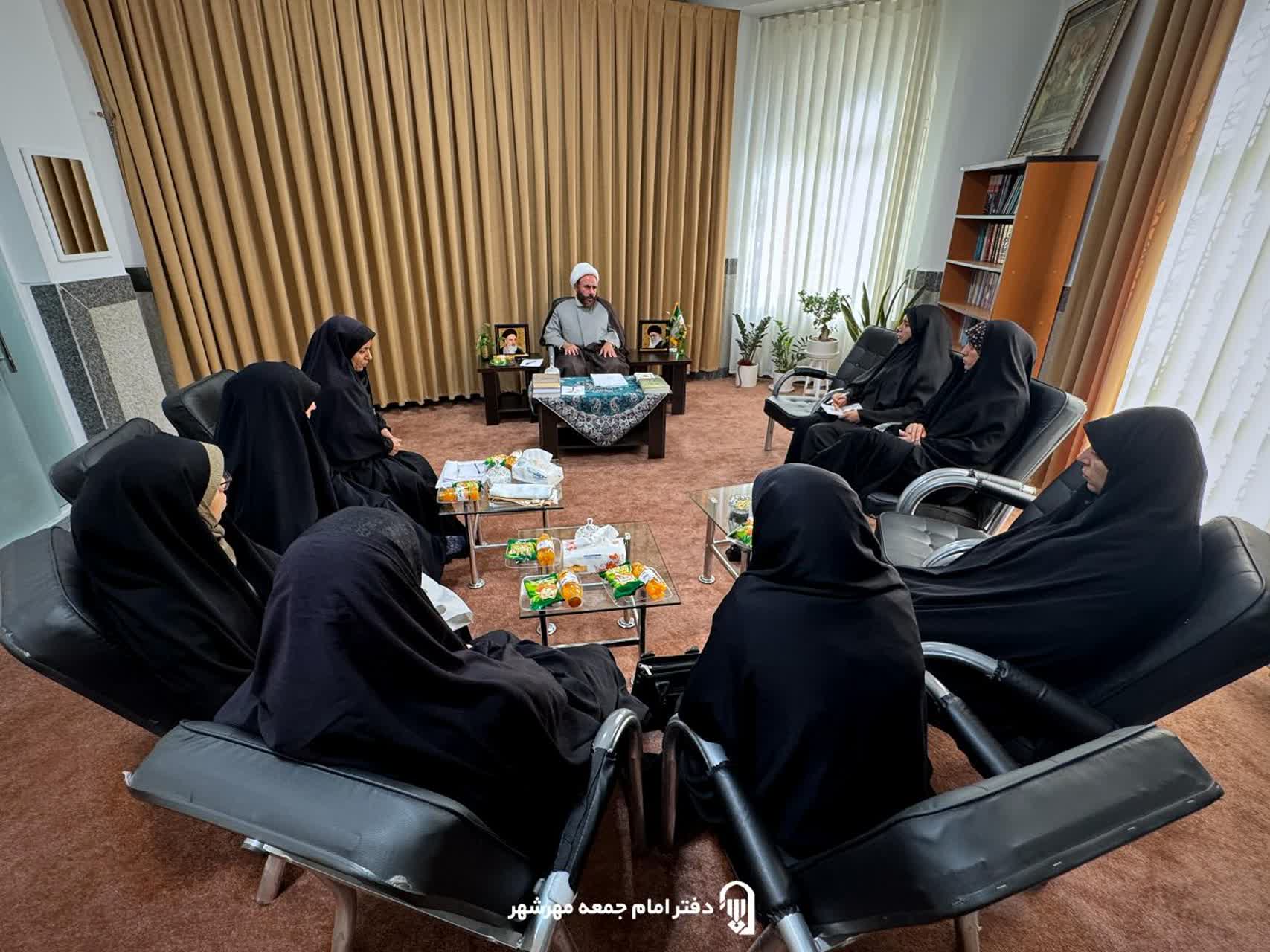 نشست مهدویت در دفتر امام جمعه مهرشهر برگزار شد