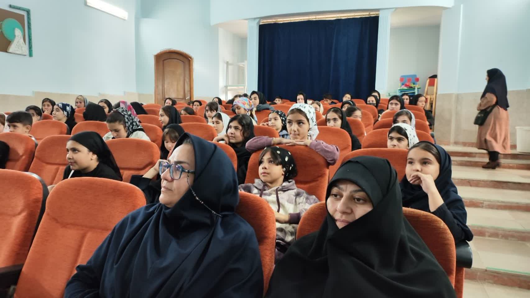 برگزاری مراسم فاطمیه با سخنرانی مدیر بنیاد استان