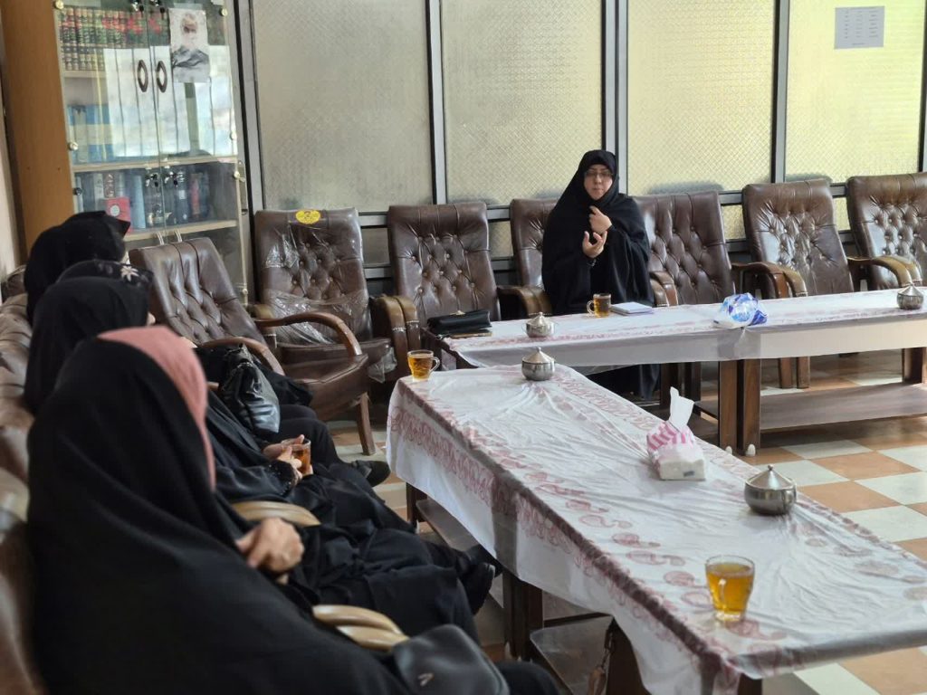 نشست سبک زندگی و تربیت نسل منتظر دبیرستان شاهد زاهدان