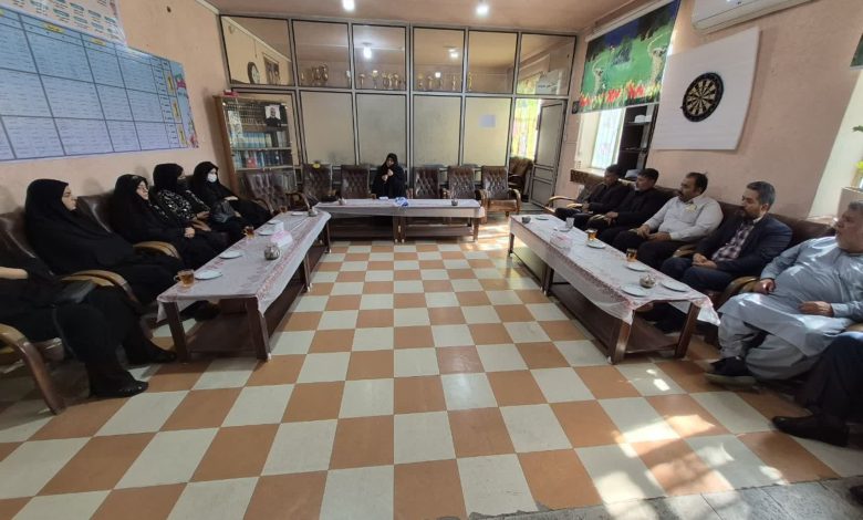 نشست سبک زندگی و تربیت نسل منتظر دبیرستان شاهد زاهدان