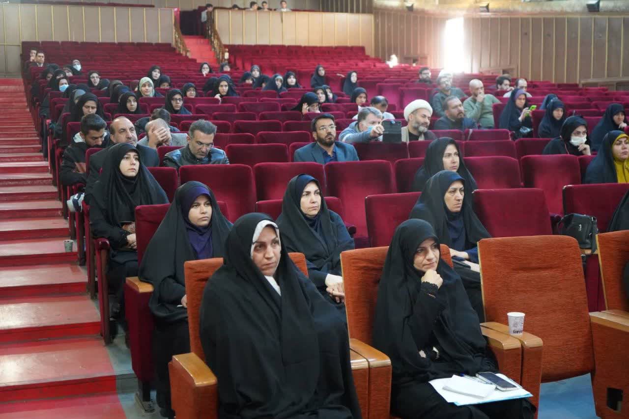 برگزاری پیش اجلاس مهدویت ویژه مربیان تربیتی و والدین دانش اموزان