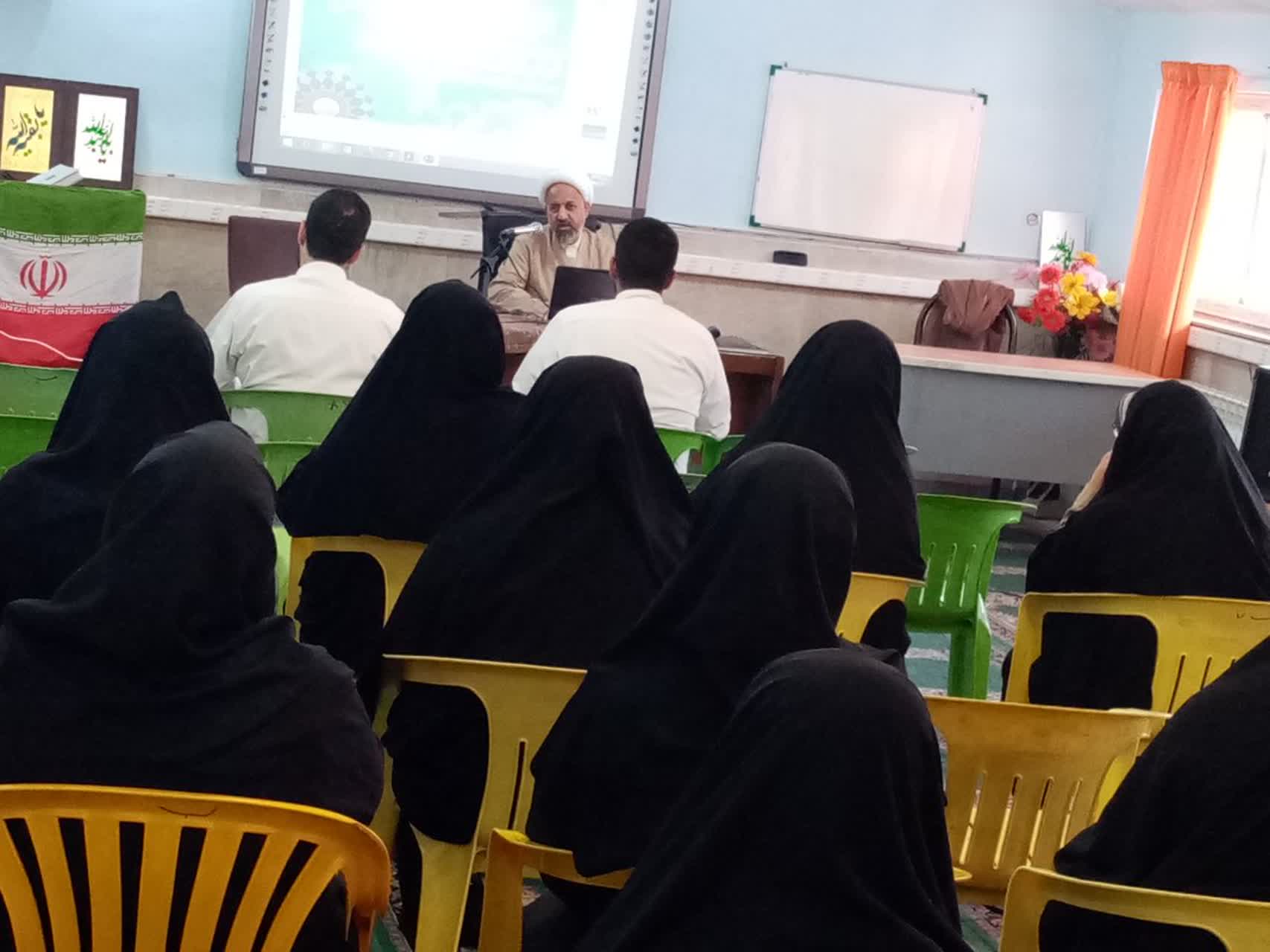 دوره مقدماتی معارف مهدویت در طالقان برگزارشد