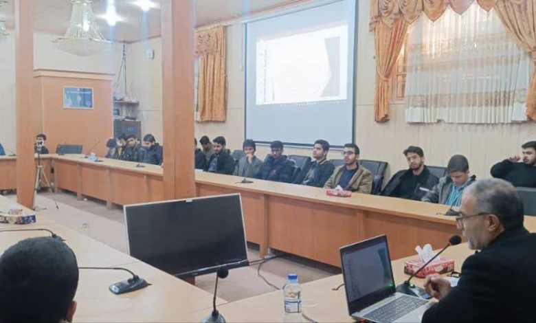 کارگاه آموزشی رسالت دانشجوی منتظر در پردیس شهید مطهری زاهدان