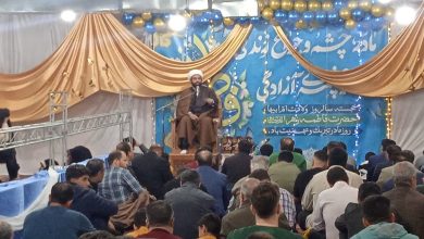 مراسم میلاد حضرت فاطمه زهرا(سلام الله علیها) در مسجد حضرت زهرا(س) شهر سنندج، علیرغم بارش شدید باران، با استقبال پرشور اقشار مختلف مردم برگزار شد. در این مراسم، حجت‌الاسلام اشک‌تلخ به تبیین مقامات نورانی حضرت زهرا(س) و اهمیت انتقال آن به نسل جوان پرداخت.