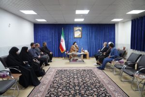 اهدای انگشتر متبرک رهبری توسط دکتر زرهانی به نماینده ولی فقیه در لرستان