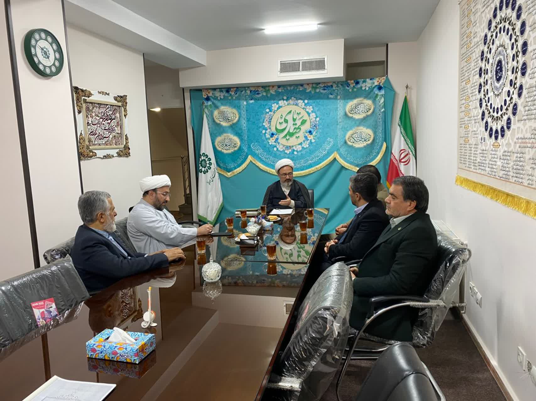 مسئول فرهنگی شرکت فرودگاه های کشور با مدیربنیاد البرز دیدار وگفتگو کرد