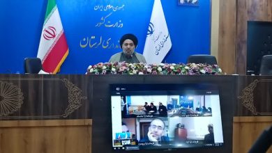 حجت‌الاسلام موسوی جزایری در حال تدریس در کارگاه دشمن‌شناسی و مهدویت برای کارکنان استانداری لرستان