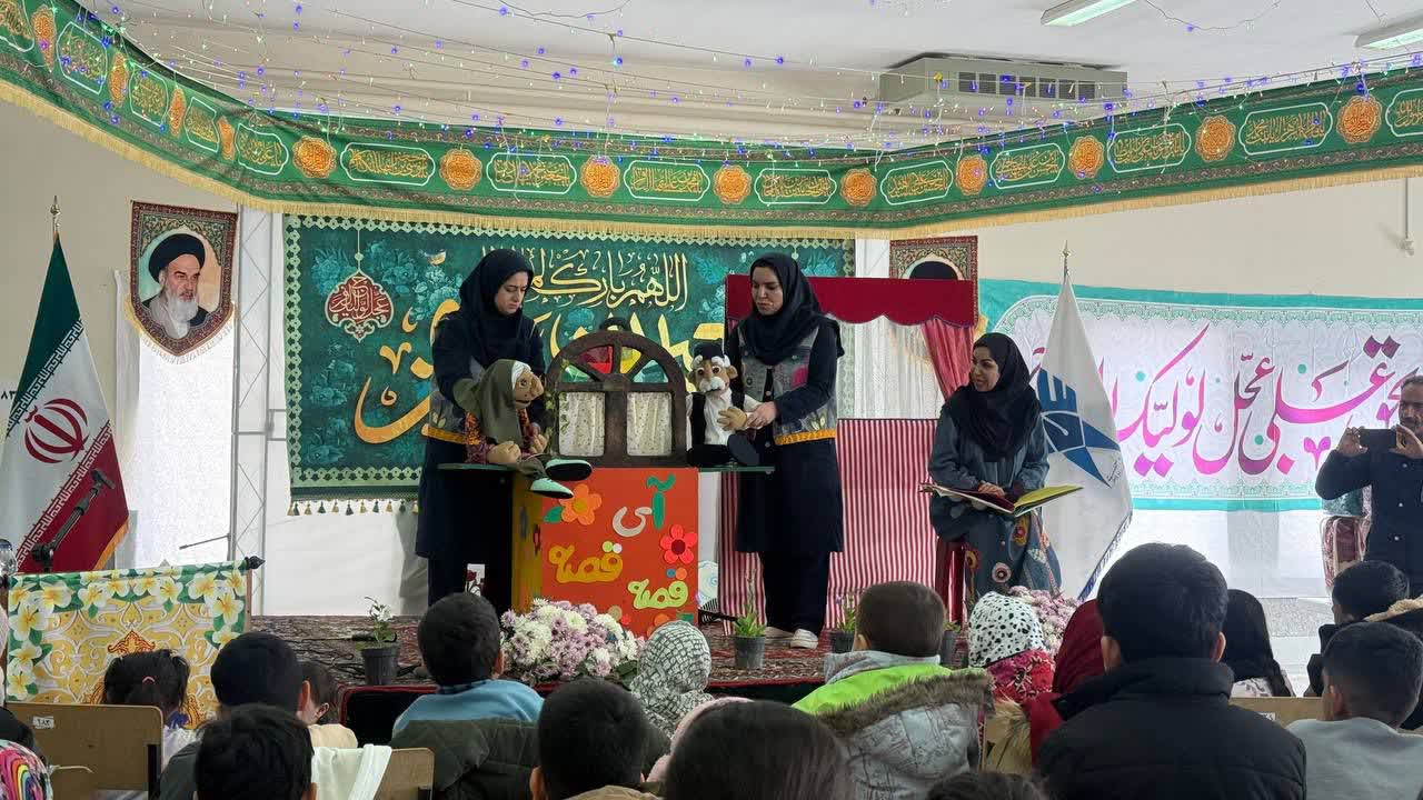 به مناسبت فرا رسیدن ولادت حضرت مهدی موعود (عج) جشن باشکوه با حضور اقشار مختلف مردم و قاری بین المللی قرآن در شهرستان دلیجان برگزار شد